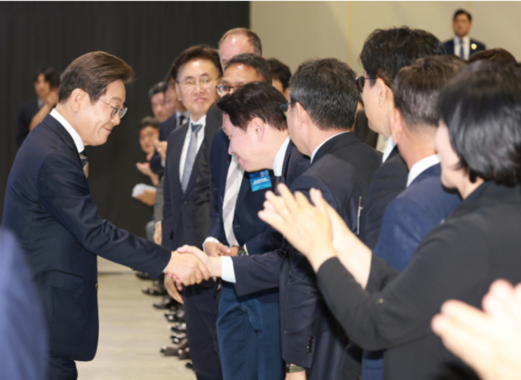 <b>이재명 대통령</b>, <b>AI 데이터센터</b> 출범식 참석! ‘AI 3대 강국’... 