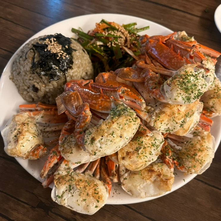  [동명동]살이 통통 오른 암꽃게 올해 시즌 막바지! 버터꽃게구이가 맛집인 분위기 좋은 술집 ‘이음새’