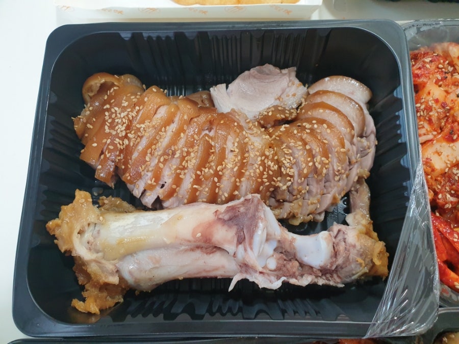 철수네왕족발 사진 2