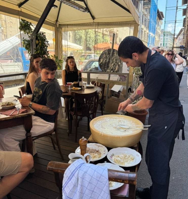  피렌체 꼭 가야하는 트러플크림파스타 치즈휠 맛집 오스테리아 파스텔라 예약 없이 오픈런 후기