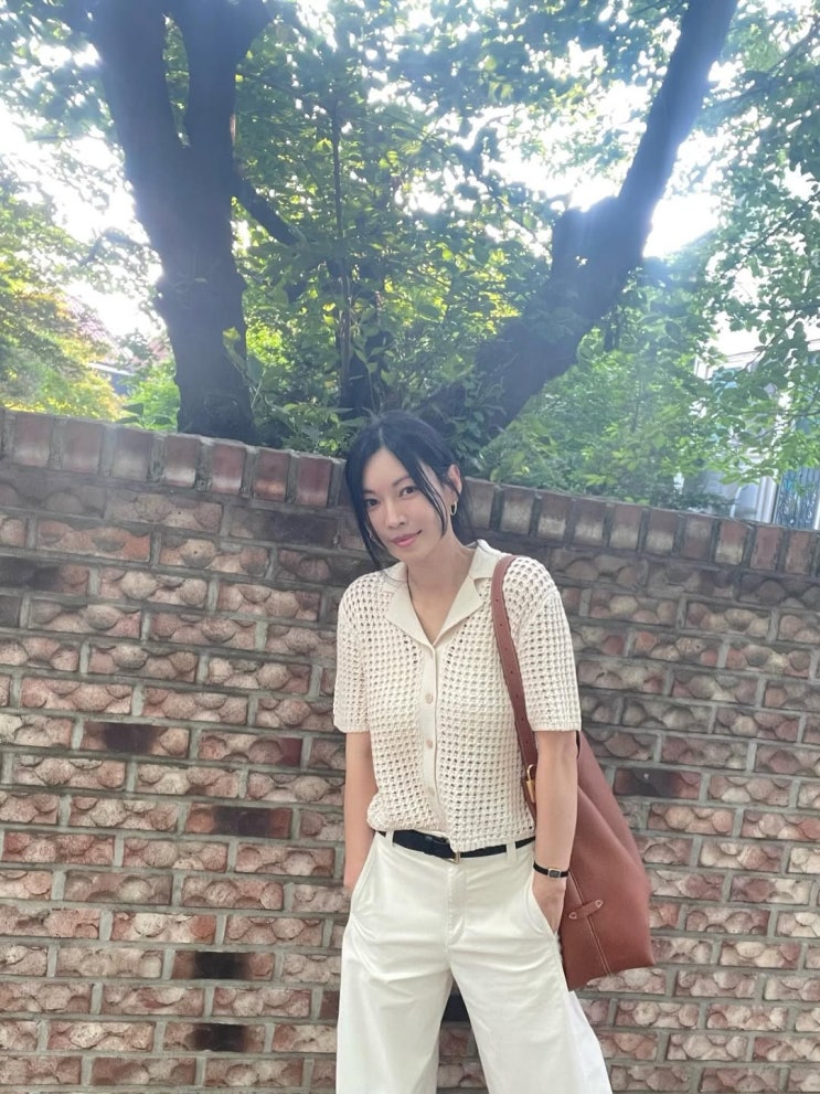  여름 여자 연예인 패션의 정석을 보여준 김소연의 외출룩 살펴보기