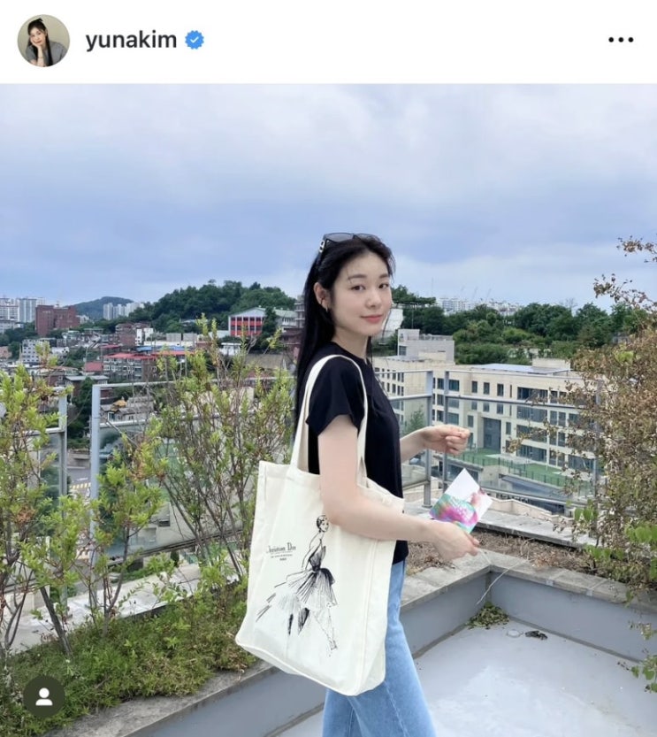  김연아 7만원대 디올 에코백? 한소희 원피스 정보까지! 패피들의 착용템 대란 현장!