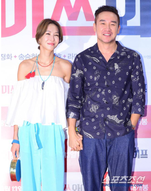 [Hot issue]버텨온 시간, 기적이다” 윤혜진, ♥엄태웅 복귀에 울컥 고백
