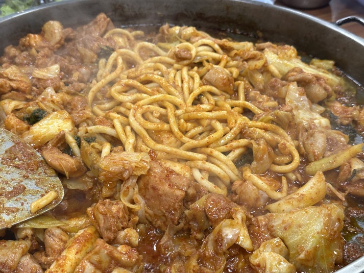  춘천여행 필수코스 닭갈비 맛집 <명동우미닭갈비>