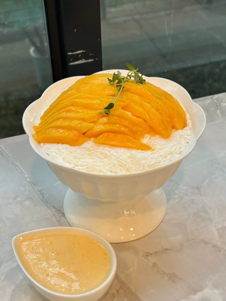  광교카페거리 2만원대 망고빙수 맛집 주차가능 단체석 카페 세이지