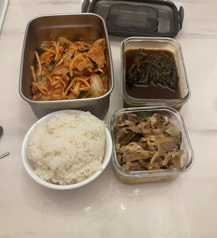  여름철 집밥과 외식｜돼지고기볶음으로 시작해 콩나물국밥으로 마무리한 하루
