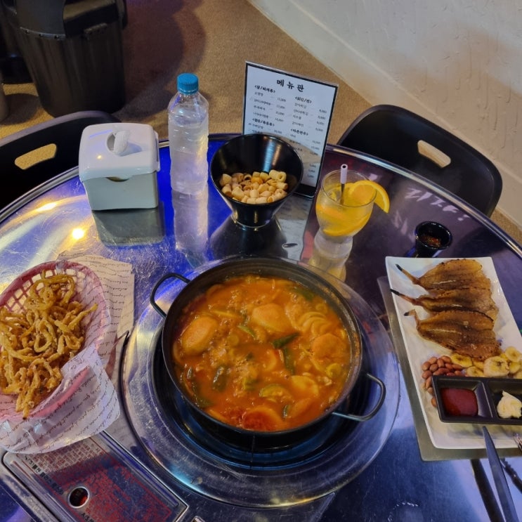  신기촌술집 왕포차에서 찌개와 하이볼