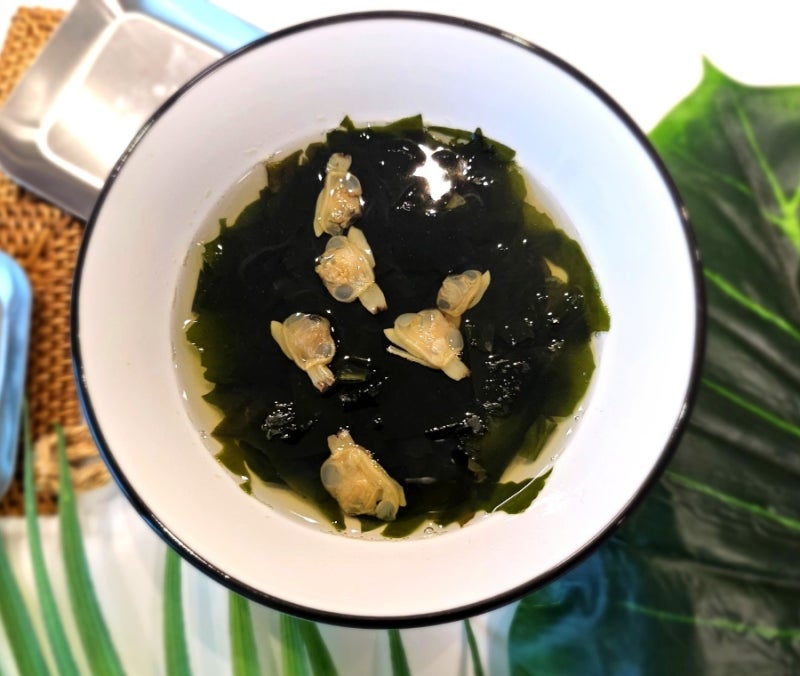 감칠맛 가득한 바지락 미역국 끓이는 방법 바지락 미역국 레시피 바지락 미역국 2인분 만들....