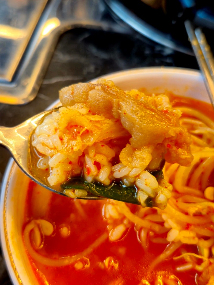  시흥시청 맛집 숯성고기 드라이에이징 삼겹살 수구레전골 직접 키운 상추와 반찬들