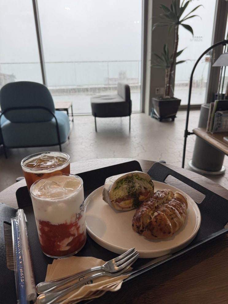  [맛집] 부산 청사포 바다뷰 카페 - 오션브리즈 - 데이트코스 & 포토존 가득한 감성카페 후기 ️