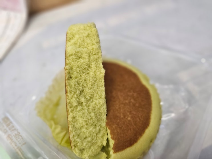 풍미가득 메론 치즈케익 먹어봤어요
