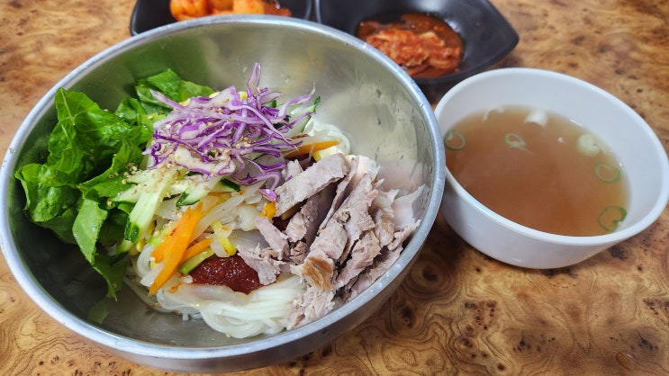  제주 동문시장 '동진식당': 연예인 단골, 아이도 극찬한 혼밥 가능한 국수 전문점