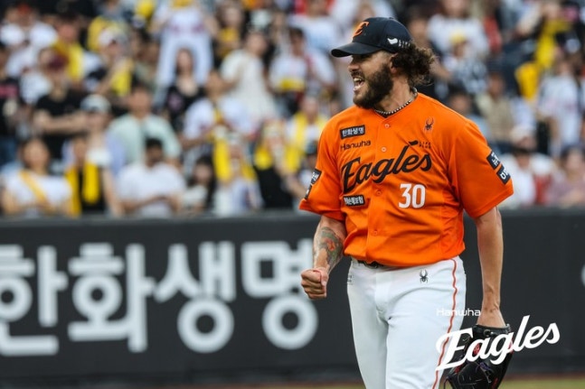 이글스 최초 <b>개막</b> <b>10연승</b>... 신고식" <b>한화</b>, 키움 잡고 2연패... 