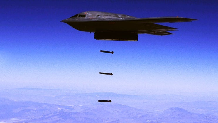 미국, B-2 <b>폭격</b>기 및 잠수함 이용 이란 <b>핵시설</b> 3곳 <b>폭격</b>