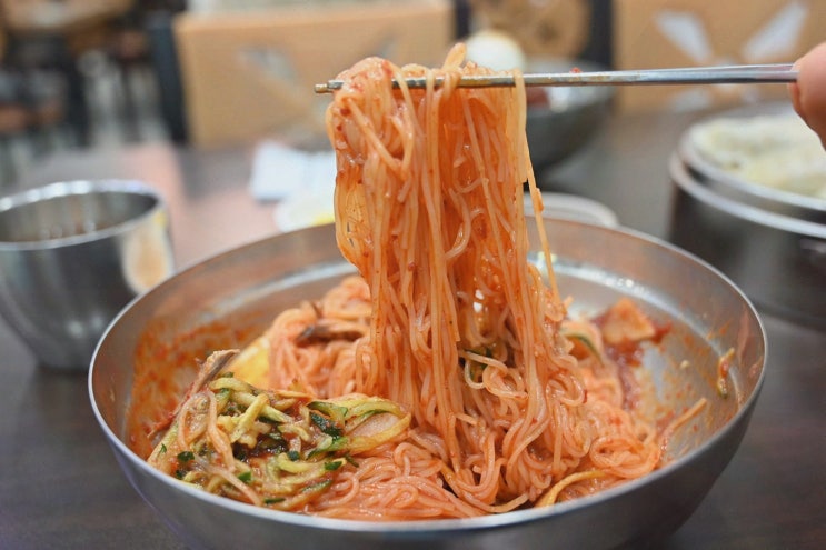  부산밀면으로 유명한 서면밀면, 소중한 만남의 맛