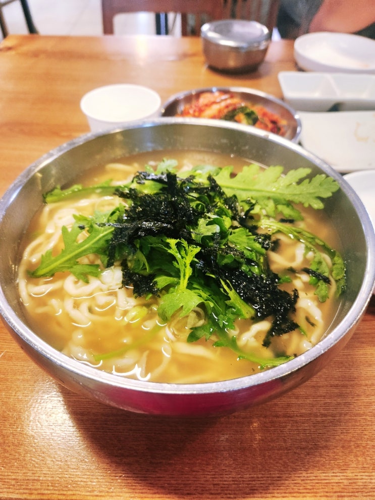  백년가게 동원 칼국수: 진하고 시원한 우리동네 맛집