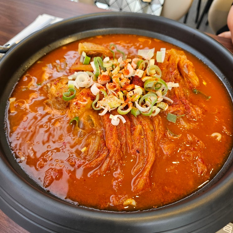  부산 해운대 재송동맛집 김치찜이 맛있는 칭구엄마김치찜