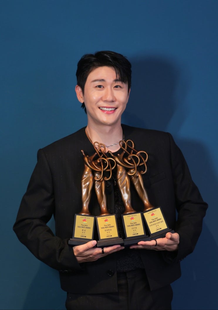 영탁, ‘제34회 <b>서울가요대상</b>’ 4관왕 <b>싹쓸이</b>…3부 오프닝... 