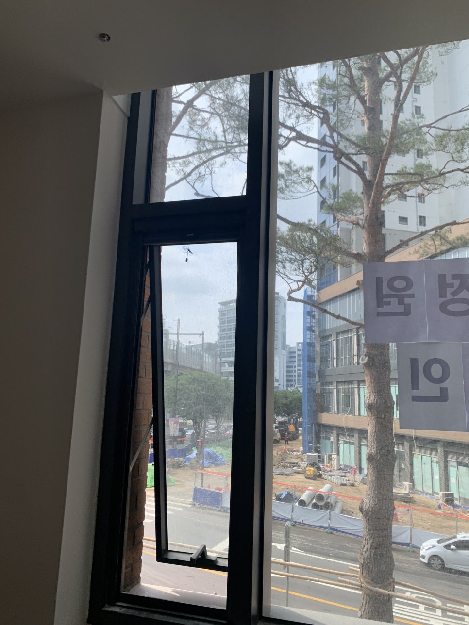 에어컨 설치 배관구멍 반강화 이중유리타공전문