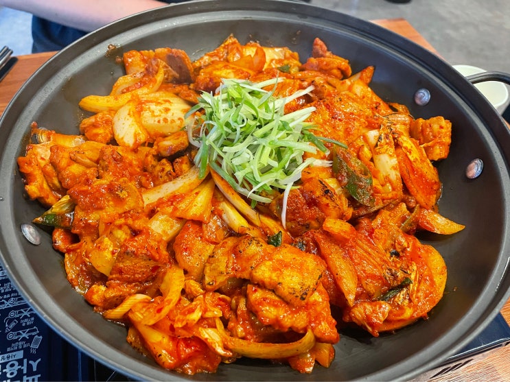 술안주로 너무나 제격인 야탑맛집 본제육 야탑본점 추천해요