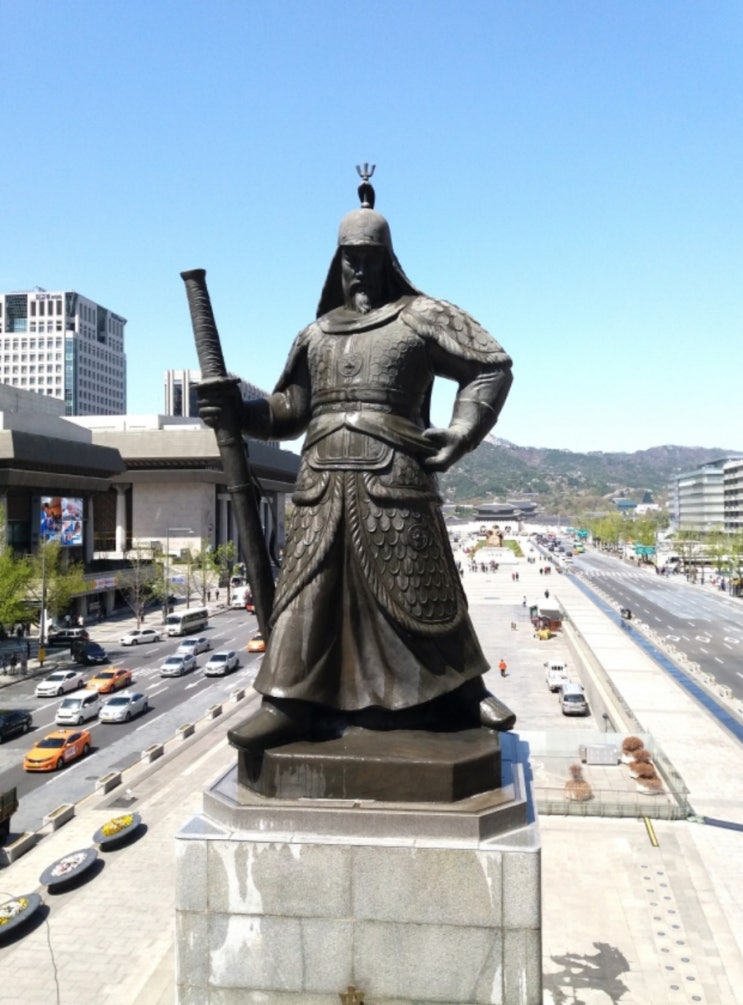모진 고난의 세월을 이겨내고 나라를 지킨 성웅 이순신 장군, 그를 기억하다.