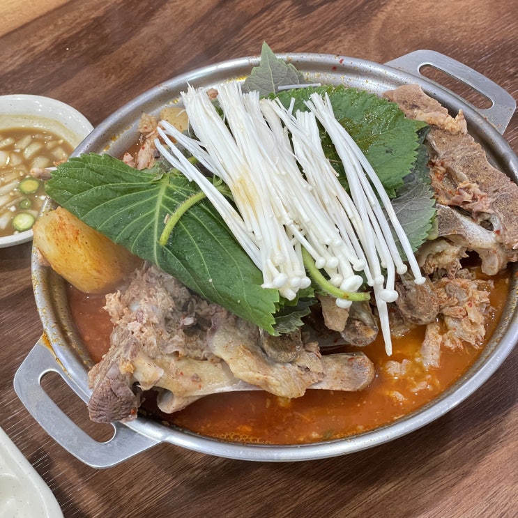  비 오는 날 특히 생각나는 감자탕, 혼밥 가능한 성수 맛집 소문난성수감자탕 후기