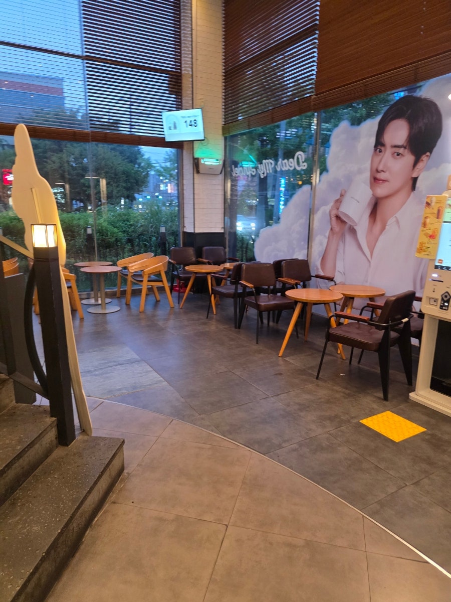 엔제리너스 광주흑석점 사진 2