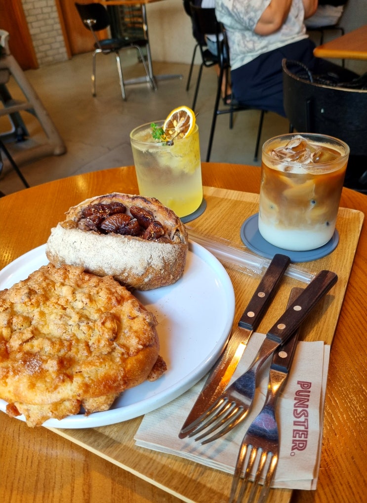  증산역 카페 | 2년간 배달 단골 빵집 맛집, 펀스터