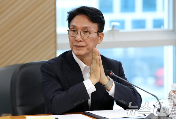 [긴급] <b>김민석</b> 국무총리 후보, <b>수입</b> 초과 지출 논란…출판기념회... 