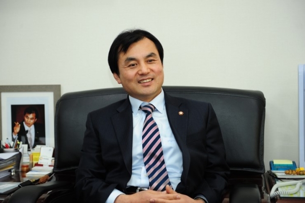 이재명 정부, 첫 <b>국방부 장관 후보자</b> <b>안규백</b>은 누구?