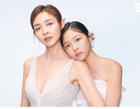 <b>추사랑</b>, <b>모델 도전</b>...야노 시호와 감동 화보 “엄마처럼 되고파”
