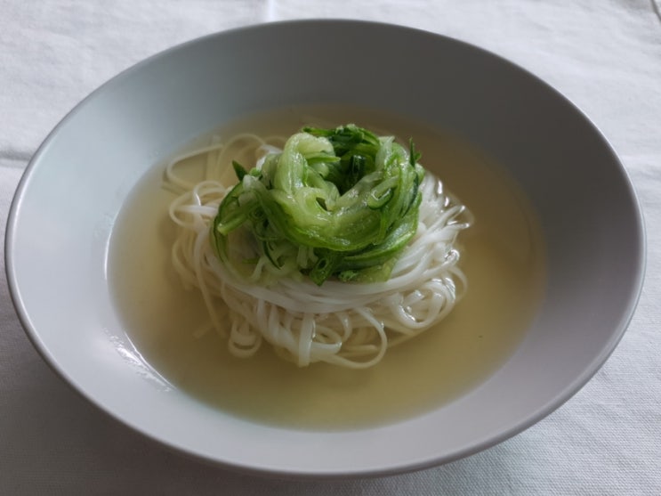  저속 노화 식사법, 토마토 워터 오이 국수