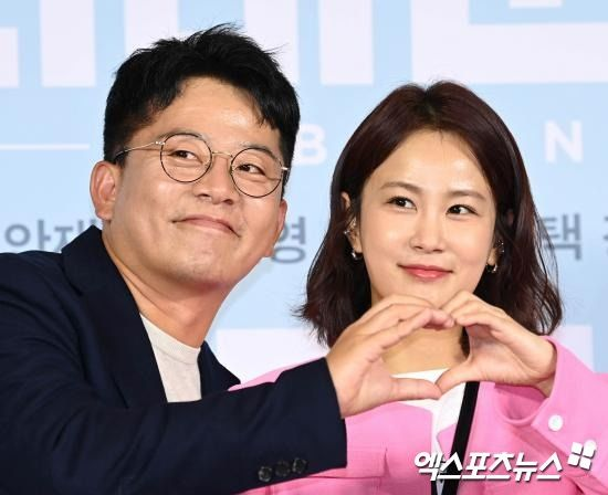 김준호김지민, 5성급 호텔서 호화 결혼식…예상하객 1200명 받는다 [공식입장]