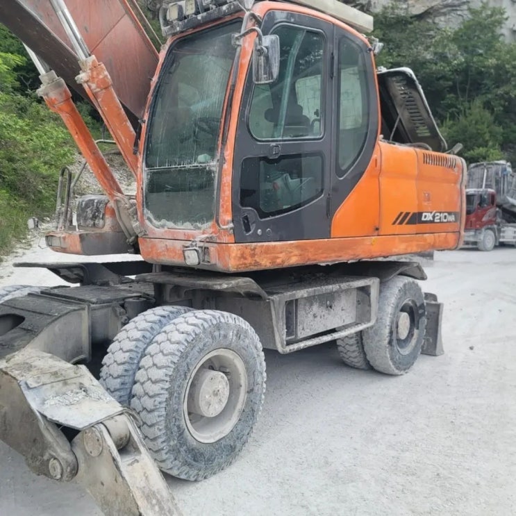 두산 DX210W 2013년식 5200만원 판매합니다. 두산 DX210W 2013년식 5200만원 판매합니다.