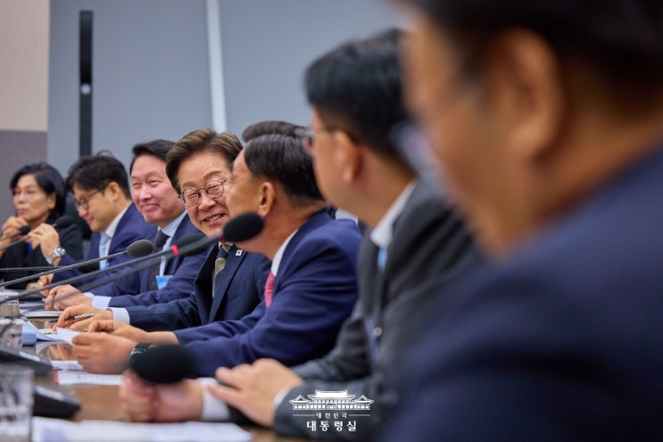 <b>이재명</b>] 2025.6.23(월) <b>국정수행</b> 지지율 59.3% , 이 <b>대통령</b> 협치... 