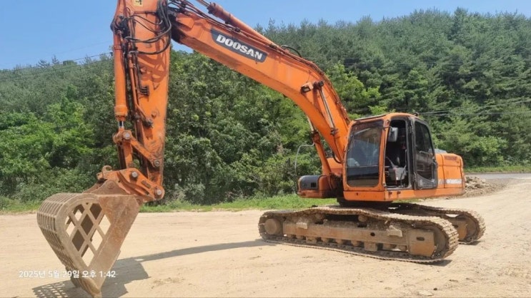 두산 DX220LC 2013년식 4500만원 판매합니다. 두산 DX220LC 2013년식 4500만원 판매합니다.