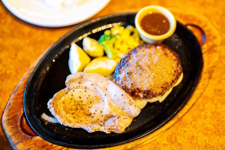  오키나와 북부 맛집: 온나손, 나고 근처 맛있는 전통돼지 스테이크 Colombin by 석영작가