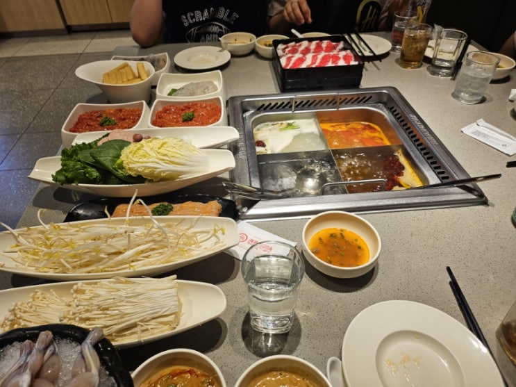  먹는재미 보는재미있는 하이디라오 부산역점