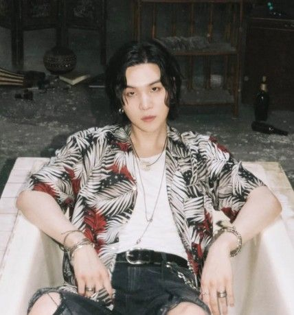 BTS 슈가, 50억 기부로 진심의 속죄…“잘못된 선택, 행동으로 책임지겠다”