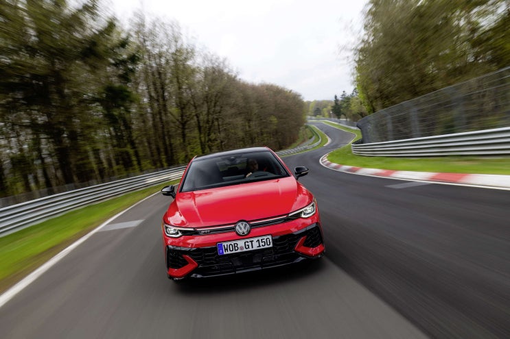 Golf GTI EDITION 50 – 폭스바겐이 선보이는 가장 강력한 양산형 GTI