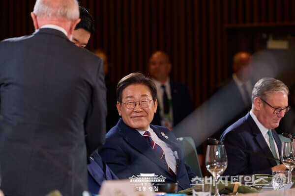 李대통령 <b>나토 불참</b>에 “왕따 외교” <b>논란</b>