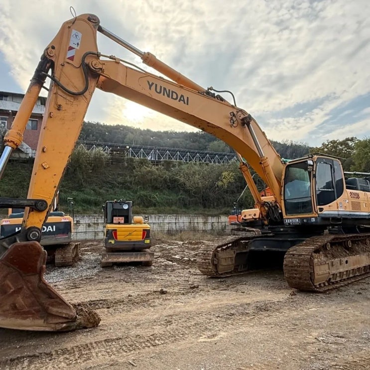 현대 R520LC 2013년식 6500만원 판매합니다. 현대 R520LC 2013년식 6500만원 판매합니다.