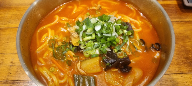  맛없는 밀키트 짬뽕은 이제 그만! 홍야 고기짬뽕 상식 파괴 솔직 리뷰 중식당보다 좋아!