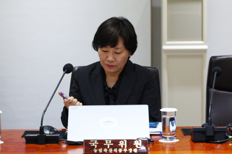 <b>송미령 장관</b> 유임 논란: 이재명 대통령의 갈등 조정 제안과 그... 