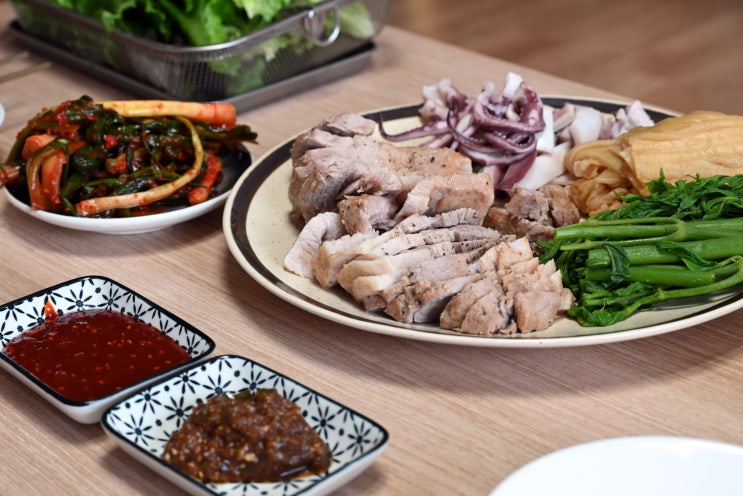 오징어 보쌈 백김치 두릅 파김치  탄수화물 없는 식사 한 끼