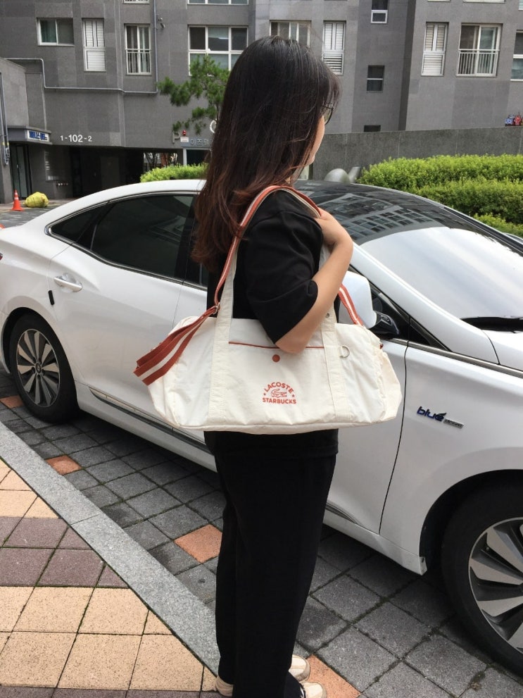  스타벅스 써머 프리퀀시 라코스테 가방 아이보리 색상 콜라보 굿즈  실물 및 수령 후기