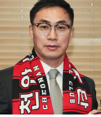 <b>김태영</b> 전 천안시축구단 <b>감독</b> 참파삭 아브닐 FC <b>감독 선임</b>