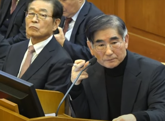法, <b>김용현</b> 전 장관 재판부 <b>기피 신청 기각</b>...영장실질심사... 