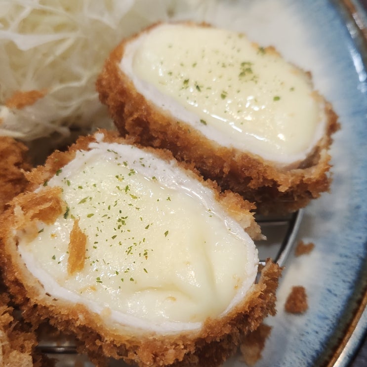 행복한백화점 맛집 모모야 돈까스 냉소바 아이랑