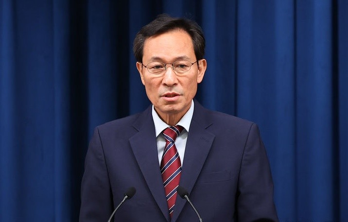 우상호 정무수석, 민주당 찾아 <b>송미령 장관</b> 유임 논란... 
